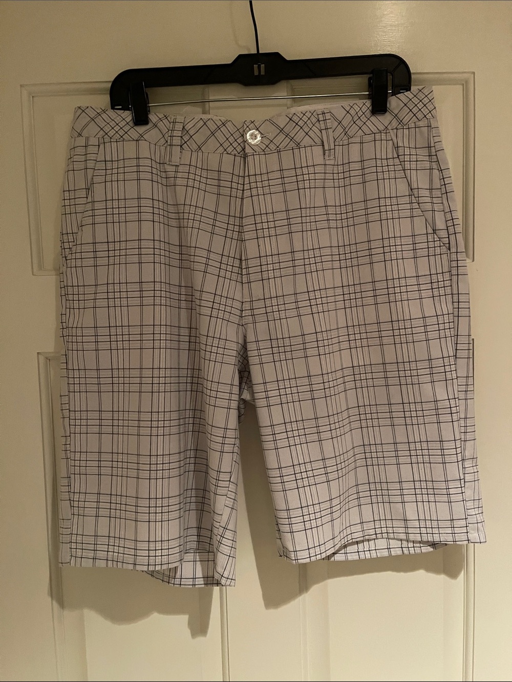 Travis Mathew White Plaid Flat-Front Golf Shorts